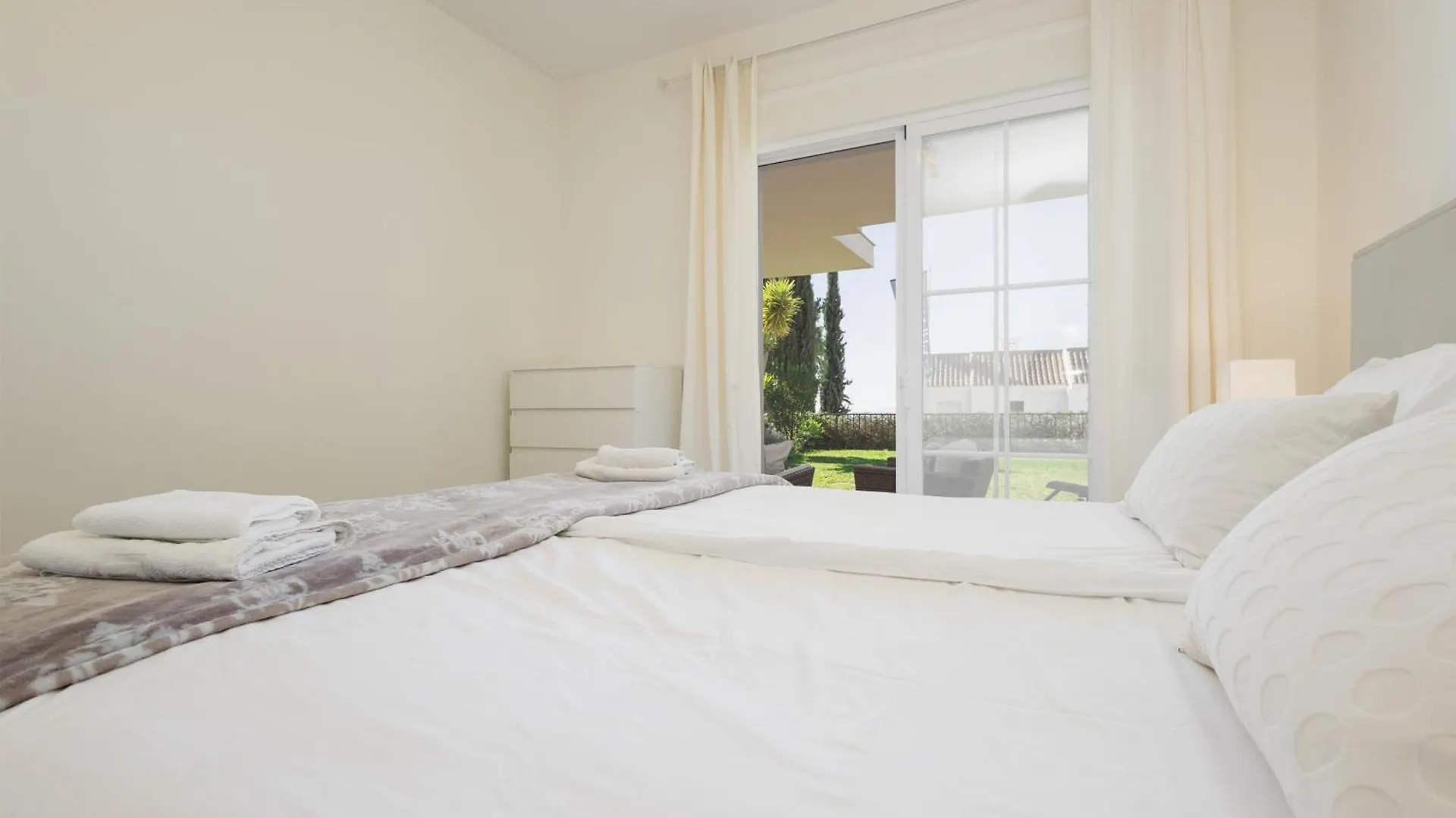 Apartment Balcones Del Lago Istan