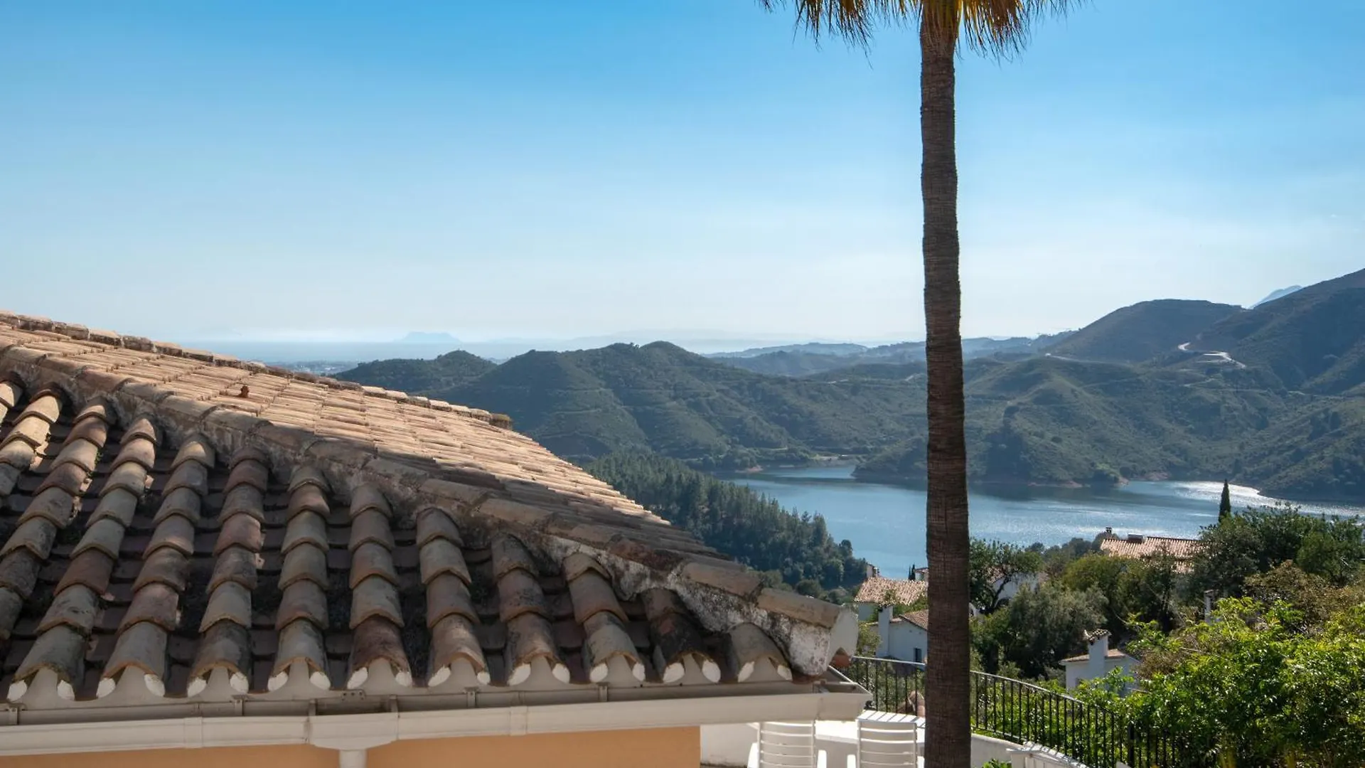 Apartment Balcones Del Lago Istan